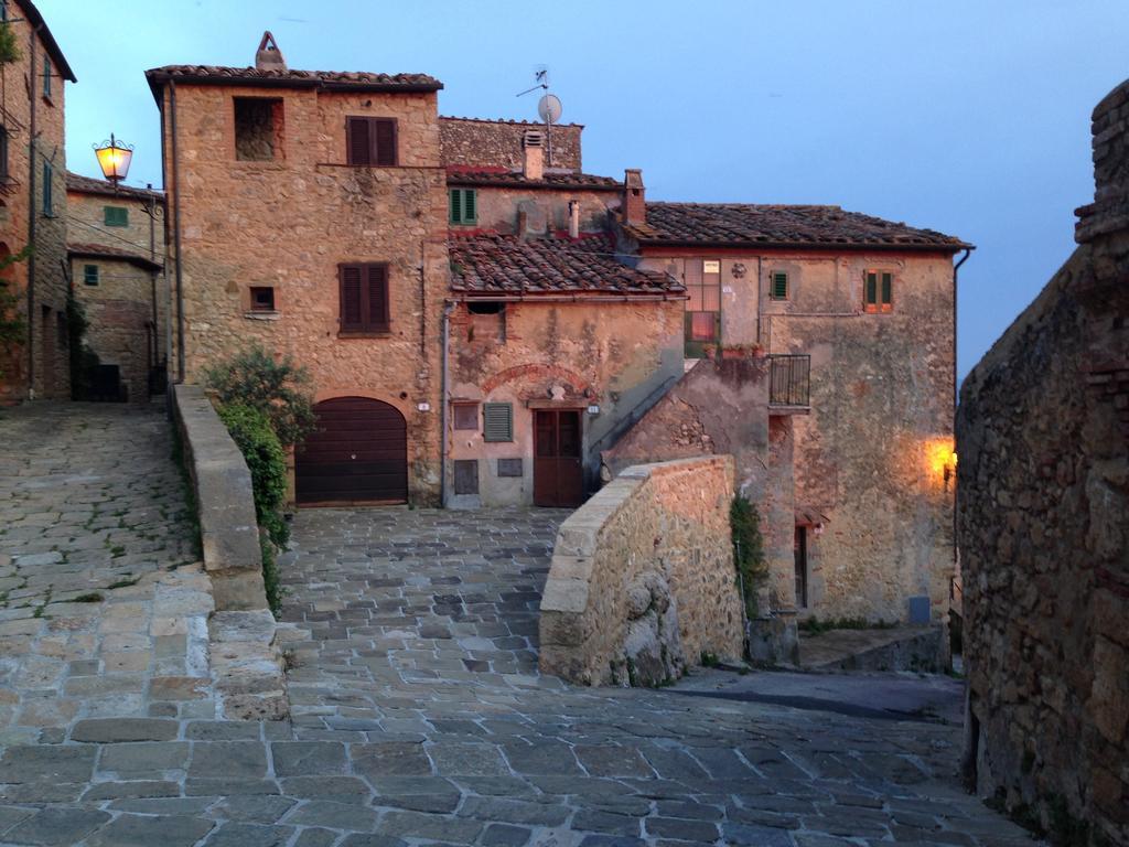 Gasthaus Fattoria Della Gioiosa - Agriturismo La Gelinda Casale Marittimo Exterior foto
